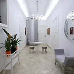 Short Lets Grandi Stazioni Vendégház *