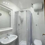 Short Lets Grandi Stazioni Vendégház *