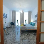 Short Lets Grandi Stazioni Vendégház *