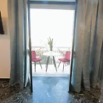 Short Lets Grandi Stazioni Vendégház *