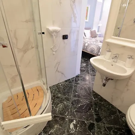 Short Lets Grandi Stazioni Pensión Bari